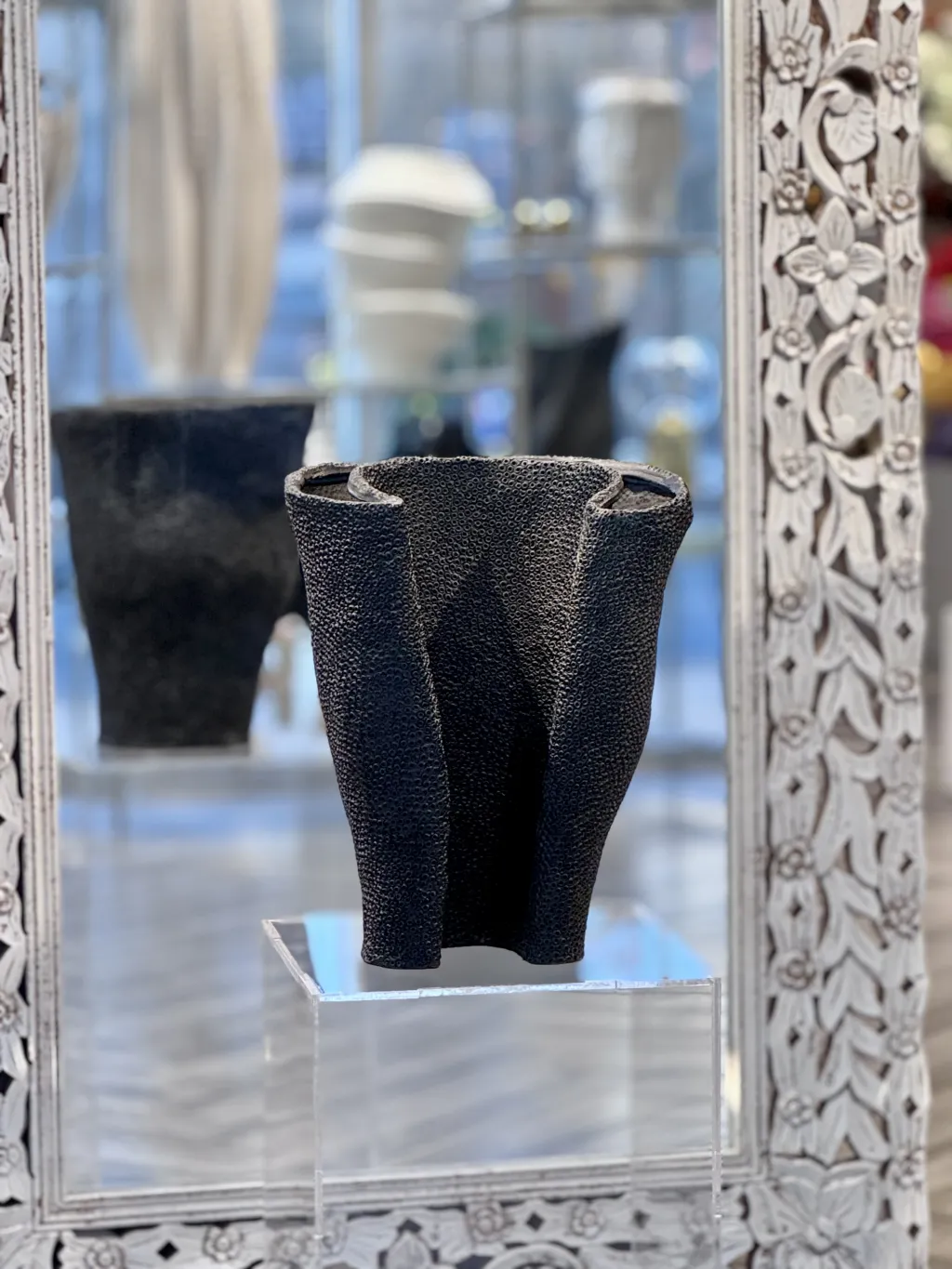 فازة السيراميك الأسود كيرف
